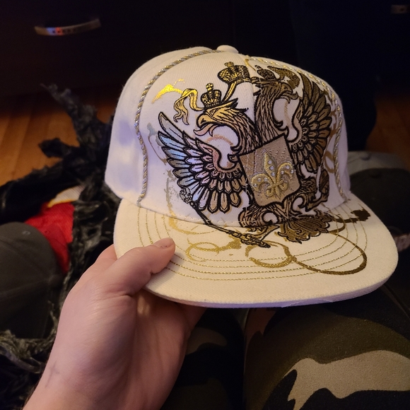 Snapback - Picture 7 of 16